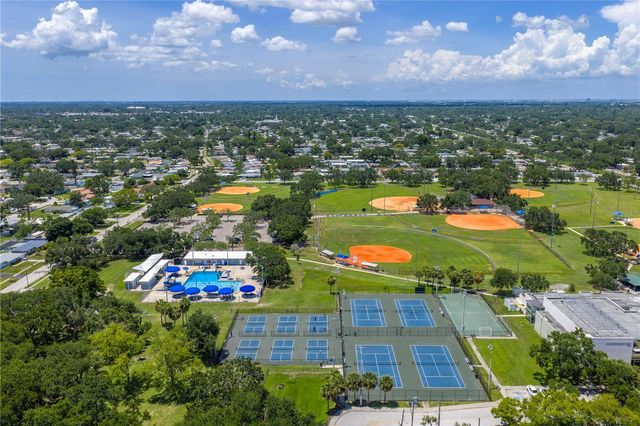 6195 28TH AVENUE N, St Petersburg, FL 33710