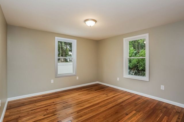 251 Edendale St, Springfield, MA 01104