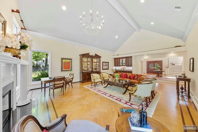 767 Butternut Drive, Franklin Lakes, NJ 07417