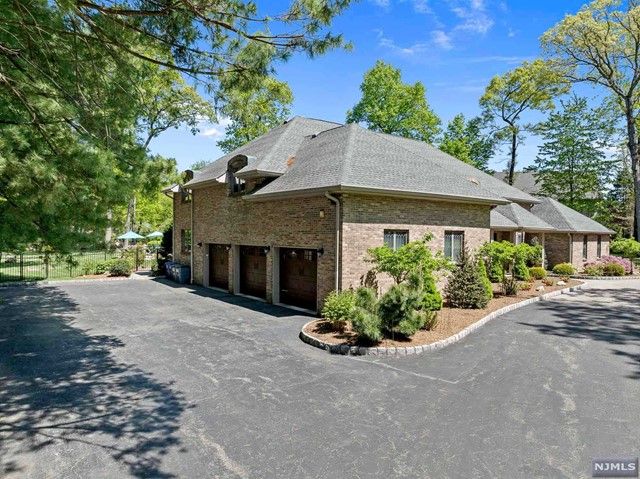 767 Butternut Drive, Franklin Lakes, NJ 07417