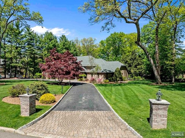 767 Butternut Drive, Franklin Lakes, NJ 07417