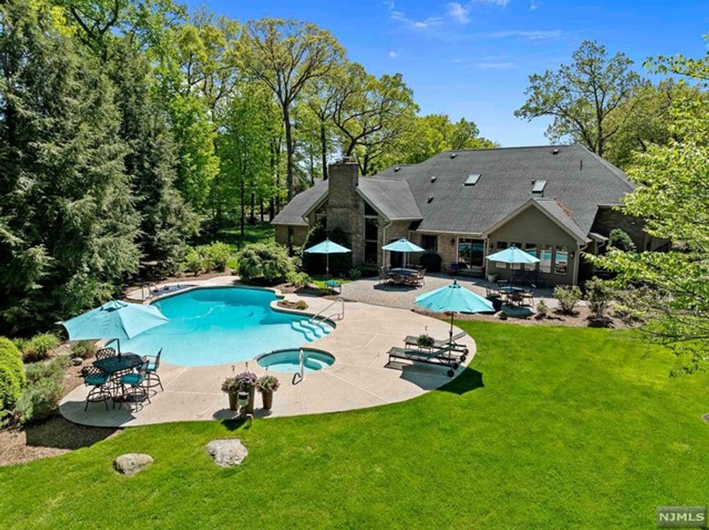 767 Butternut Drive, Franklin Lakes, NJ 07417