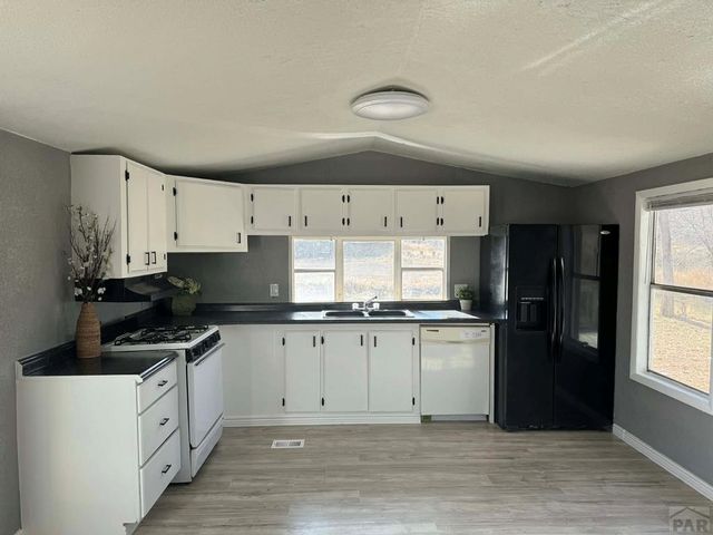 890 S Cellini Pl, Pueblo West, CO 81007