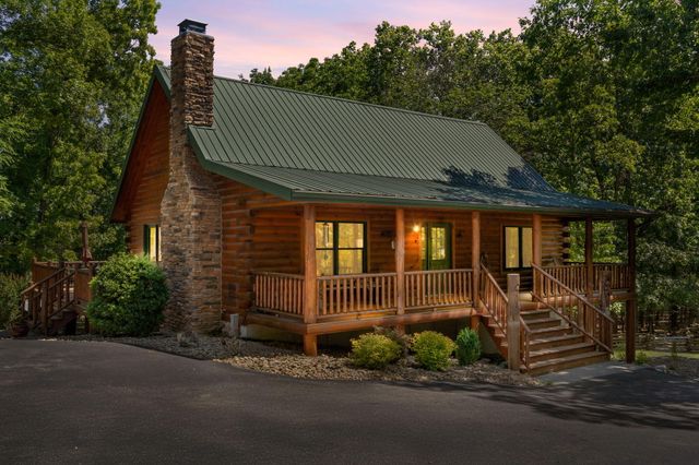 947 Breezy Point Lane, Kimberling City, MO 65686