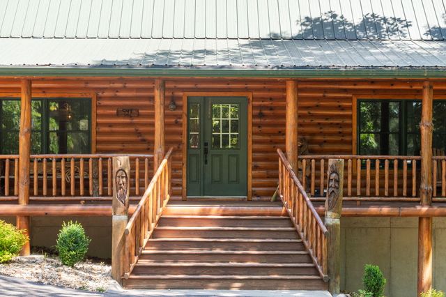 947 Breezy Point Lane, Kimberling City, MO 65686