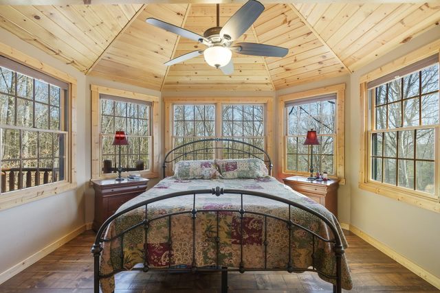 947 Breezy Point Lane, Kimberling City, MO 65686