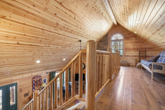 947 Breezy Point Lane, Kimberling City, MO 65686