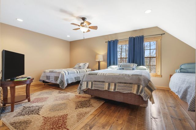 947 Breezy Point Lane, Kimberling City, MO 65686