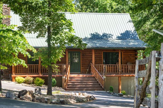 947 Breezy Point Lane, Kimberling City, MO 65686
