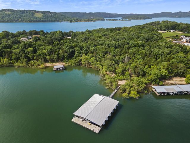 947 Breezy Point Lane, Kimberling City, MO 65686