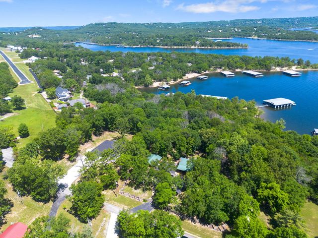 947 Breezy Point Lane, Kimberling City, MO 65686