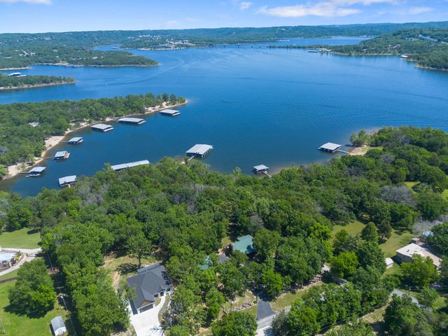 947 Breezy Point Lane, Kimberling City, MO 65686