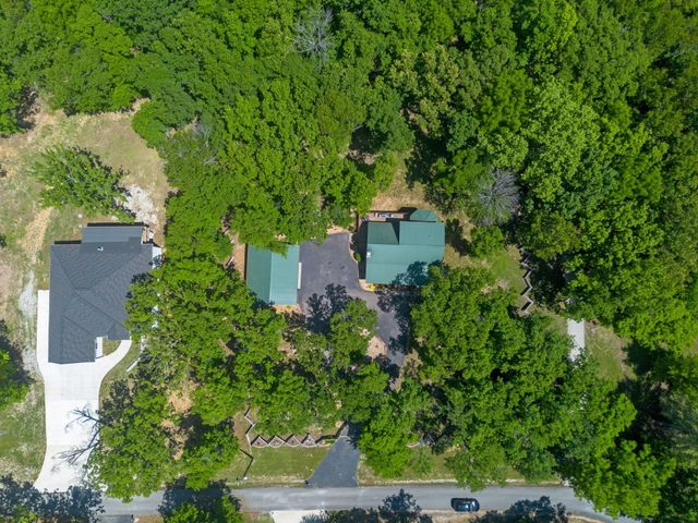 947 Breezy Point Lane, Kimberling City, MO 65686