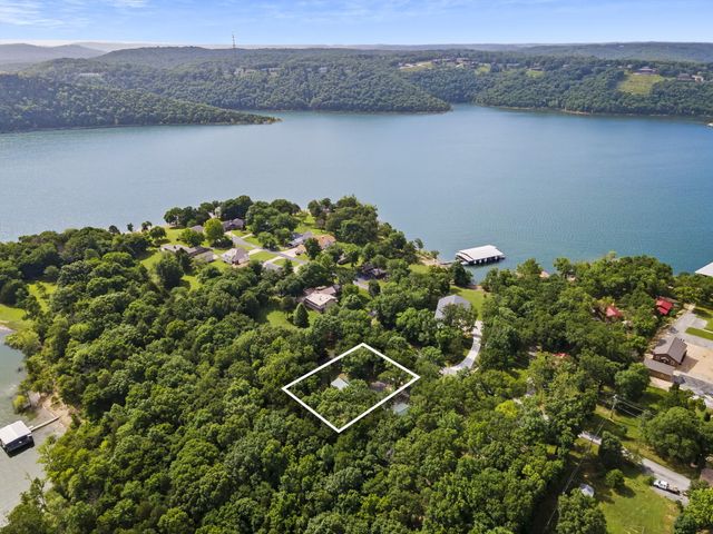 947 Breezy Point Lane, Kimberling City, MO 65686