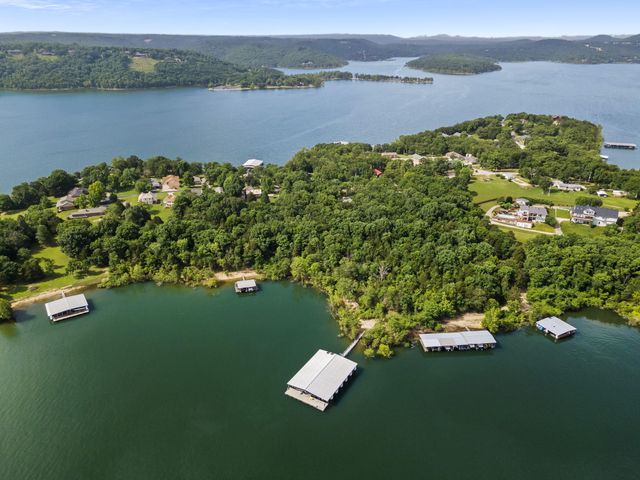 947 Breezy Point Lane, Kimberling City, MO 65686