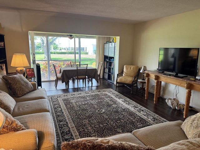 1 Church Lane 105-106, North Palm Beach, FL 33408