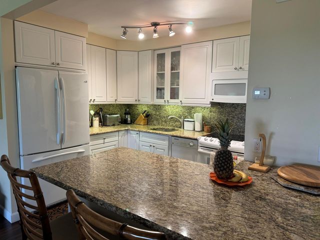 1 Church Lane 105-106, North Palm Beach, FL 33408