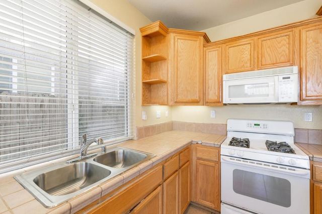 2027 Evening St, Stockton, CA 95209