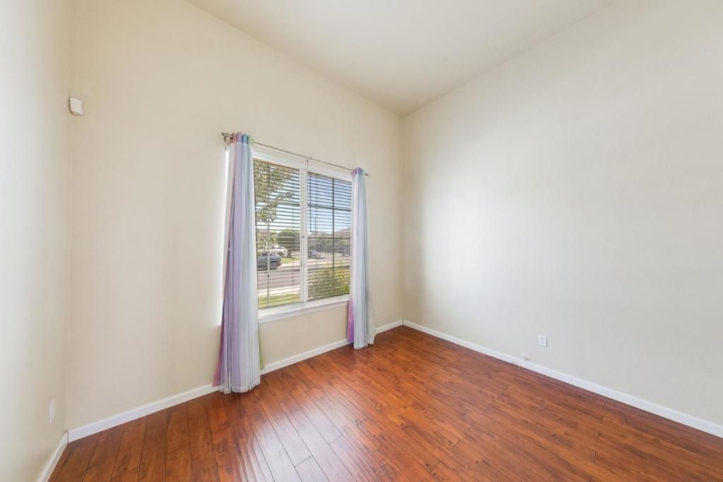 Image 14 of property listing at 2027 Evening St, Stockton, CA 95209