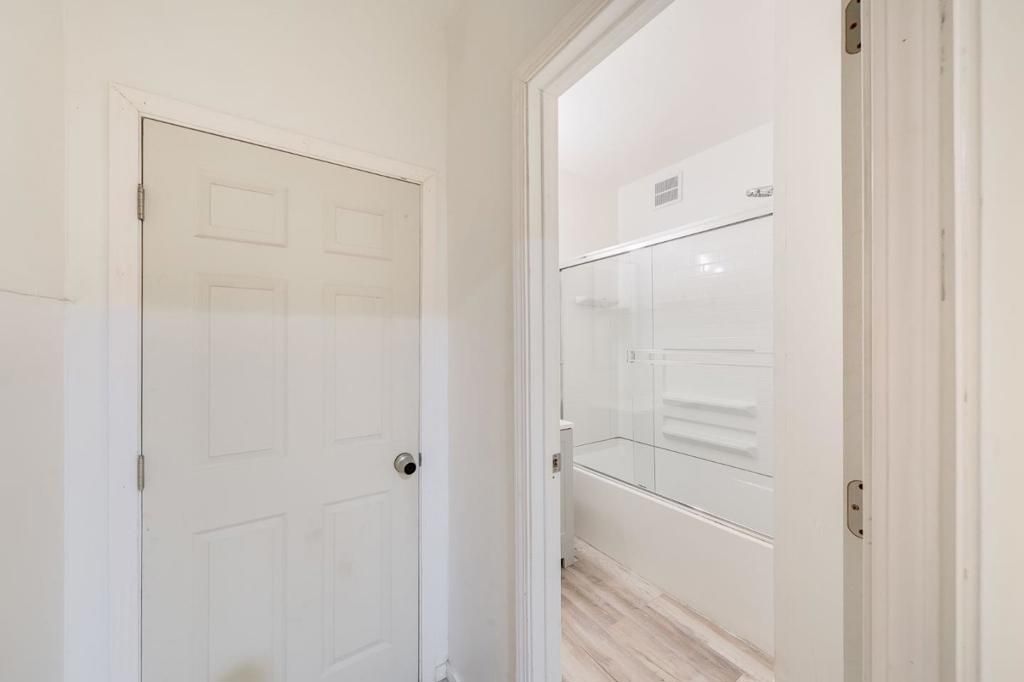 Image 18 of property listing at 2027 Evening St, Stockton, CA 95209