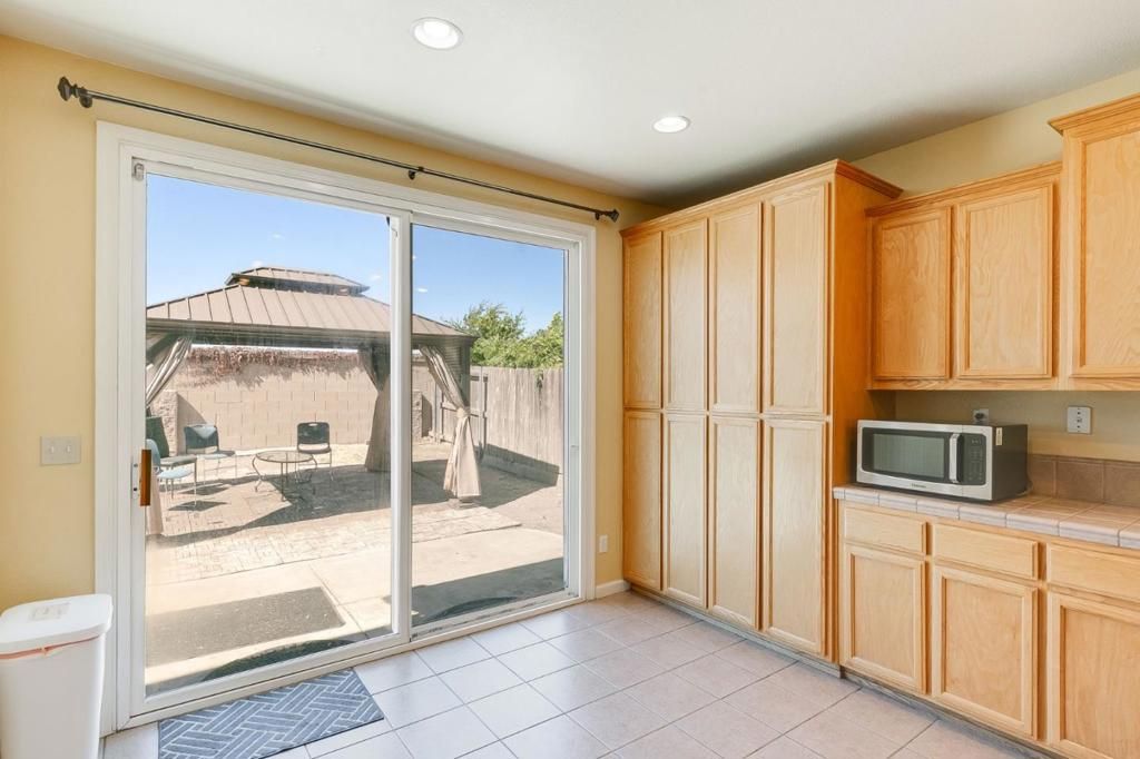 Image 21 of property listing at 2027 Evening St, Stockton, CA 95209