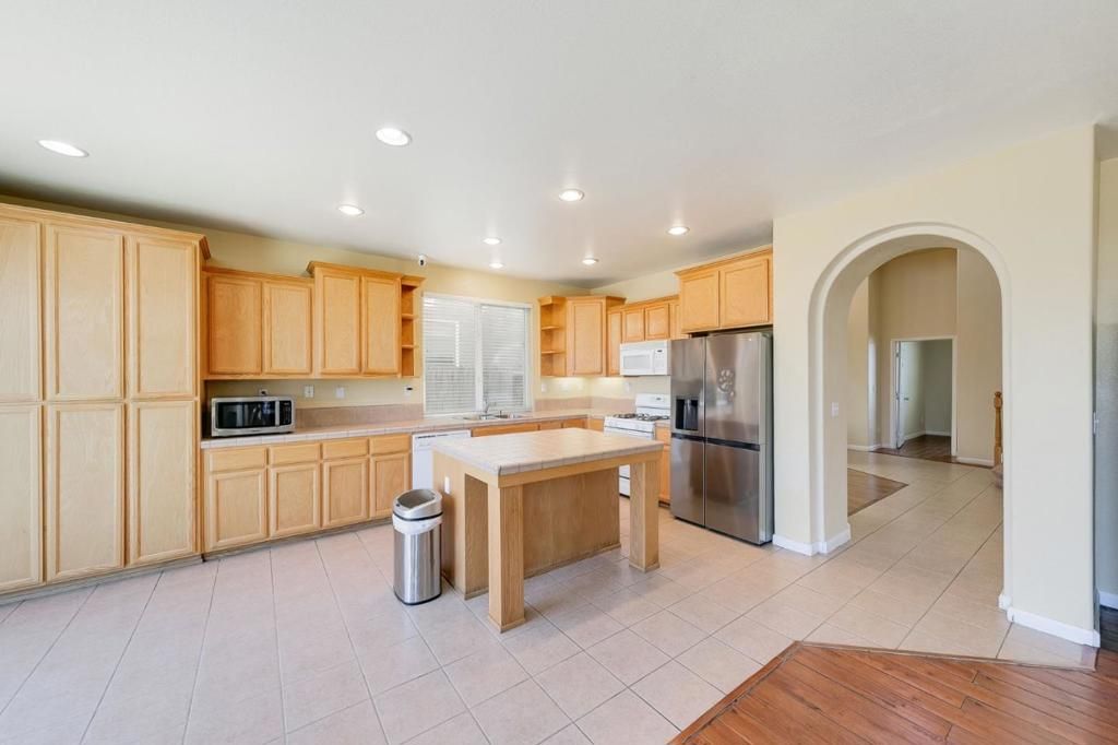 Image 26 of property listing at 2027 Evening St, Stockton, CA 95209
