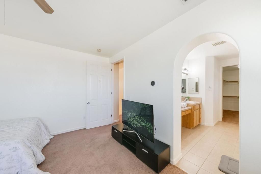 Image 34 of property listing at 2027 Evening St, Stockton, CA 95209