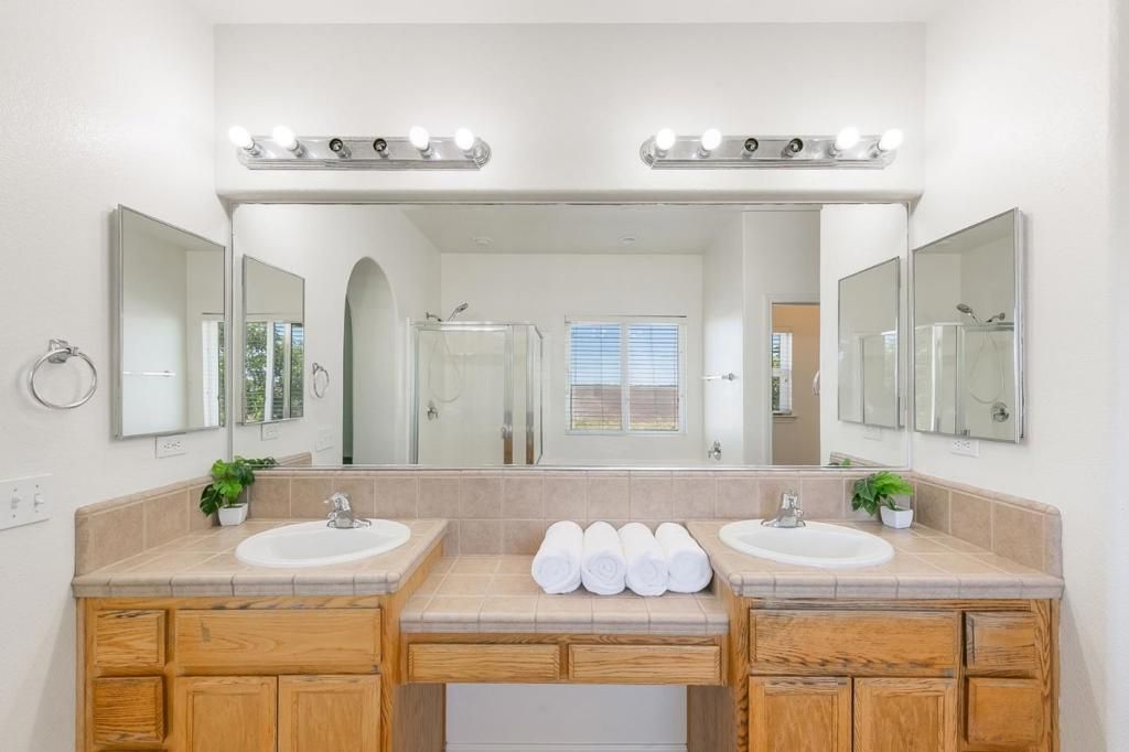 Image 37 of property listing at 2027 Evening St, Stockton, CA 95209