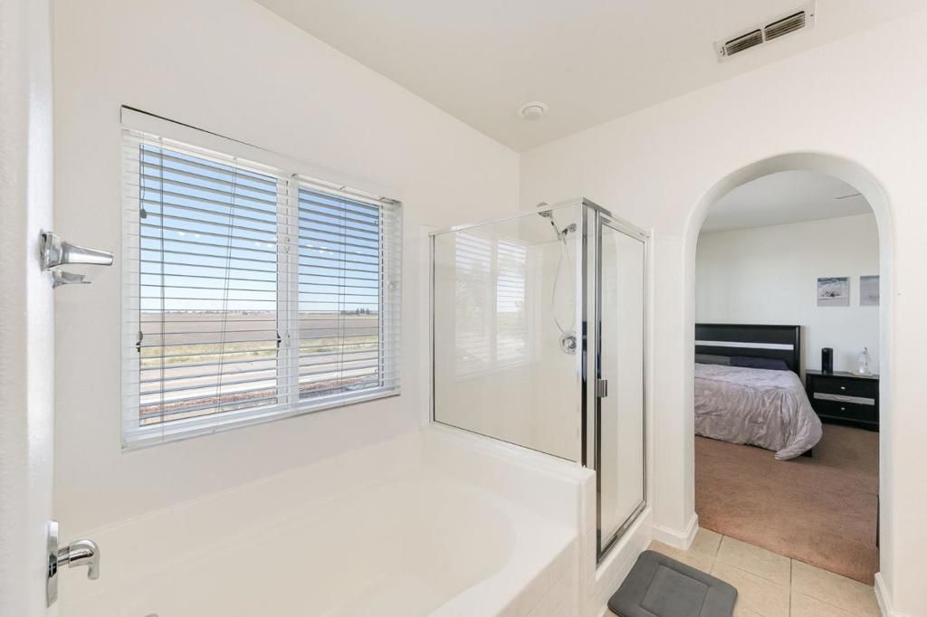 Image 38 of property listing at 2027 Evening St, Stockton, CA 95209