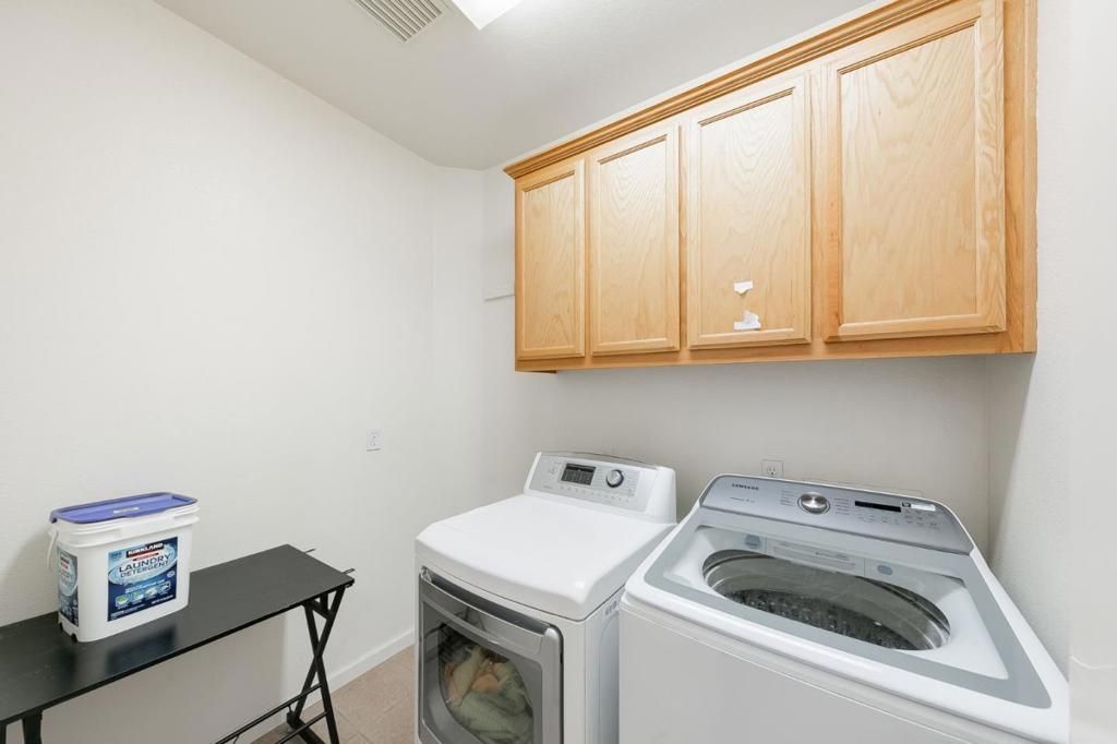 Image 50 of property listing at 2027 Evening St, Stockton, CA 95209