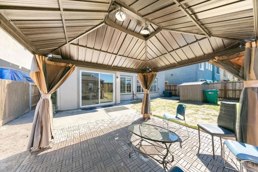 Image 54 of property listing at 2027 Evening St, Stockton, CA 95209