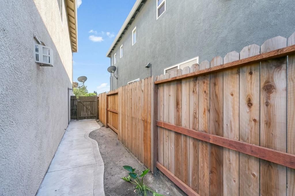 Image 56 of property listing at 2027 Evening St, Stockton, CA 95209