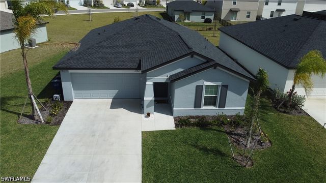 17762 Paradiso WAY, North Fort Myers, FL 33917