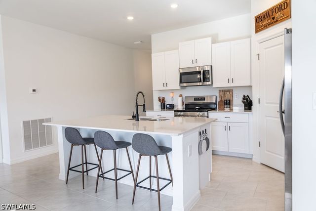 17762 Paradiso WAY, North Fort Myers, FL 33917