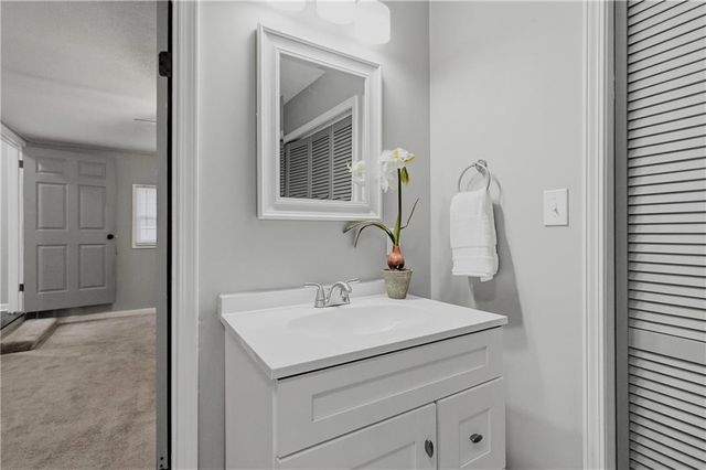 10515 Palmer Avenue, Kansas City, MO 64134