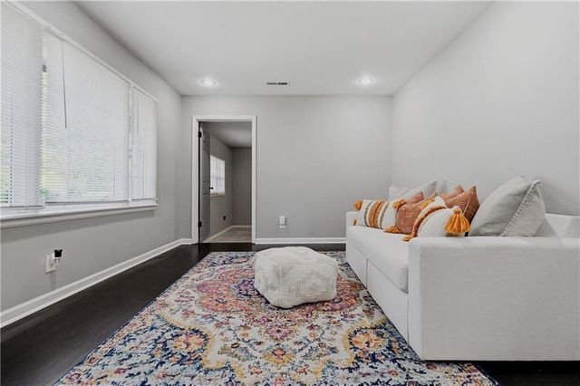 10515 Palmer Avenue, Kansas City, MO 64134
