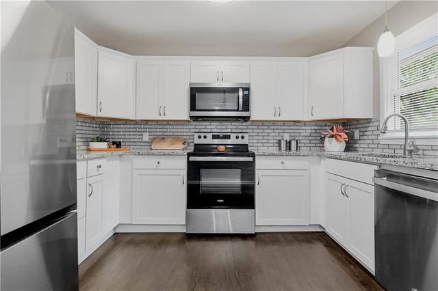 10515 Palmer Avenue, Kansas City, MO 64134