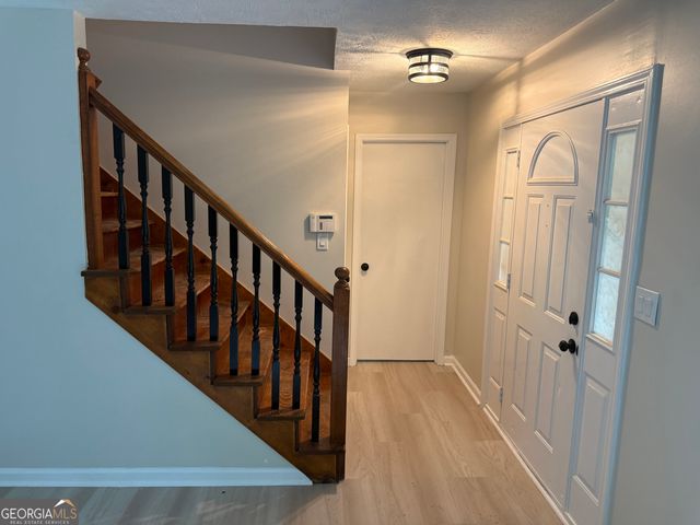18 Regal Way, Lawrenceville, GA 30044