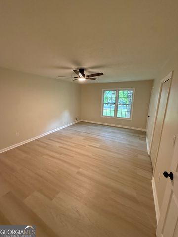 18 Regal Way, Lawrenceville, GA 30044