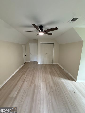 18 Regal Way, Lawrenceville, GA 30044