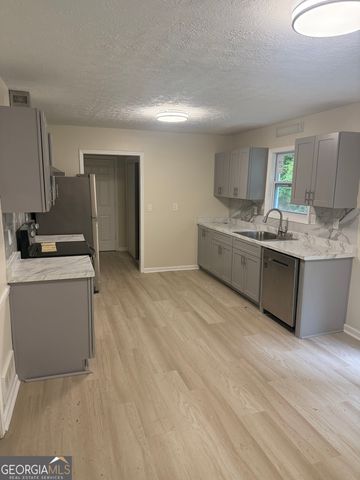 18 Regal Way, Lawrenceville, GA 30044