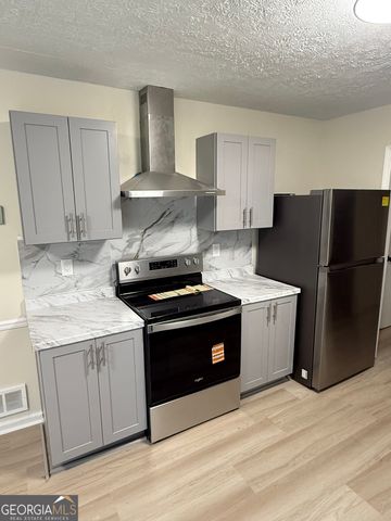18 Regal Way, Lawrenceville, GA 30044
