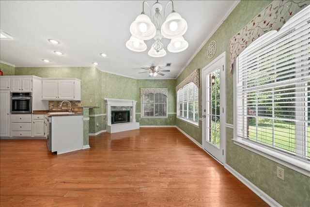 6323 DAYBREAK DR, Bartlett, TN 38135