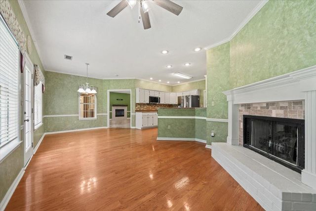 6323 DAYBREAK DR, Bartlett, TN 38135