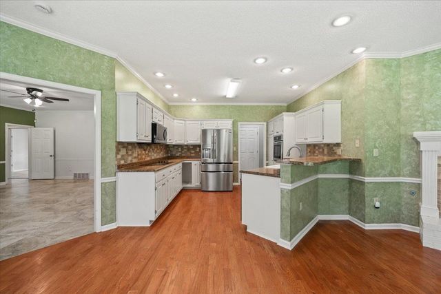 6323 DAYBREAK DR, Bartlett, TN 38135