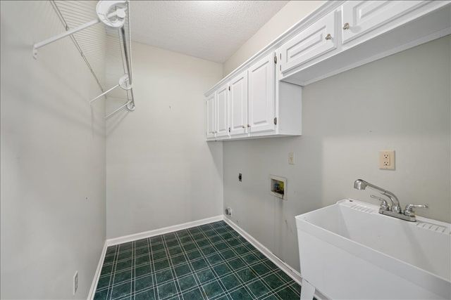 6323 DAYBREAK DR, Bartlett, TN 38135