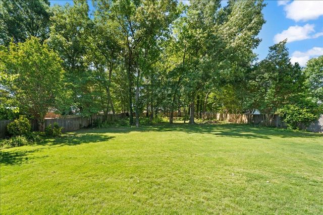 6323 DAYBREAK DR, Bartlett, TN 38135