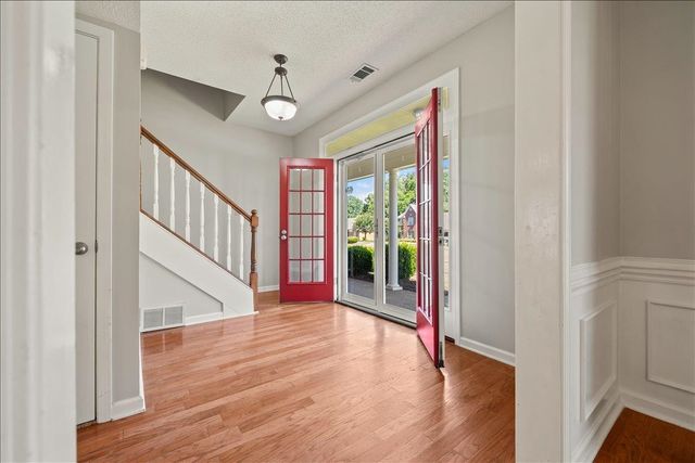 6323 DAYBREAK DR, Bartlett, TN 38135