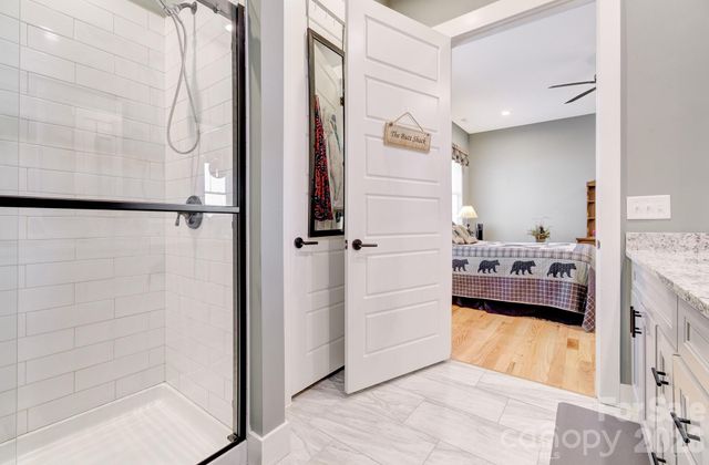 35 Cider Hill Lane, Hendersonville, NC 28792