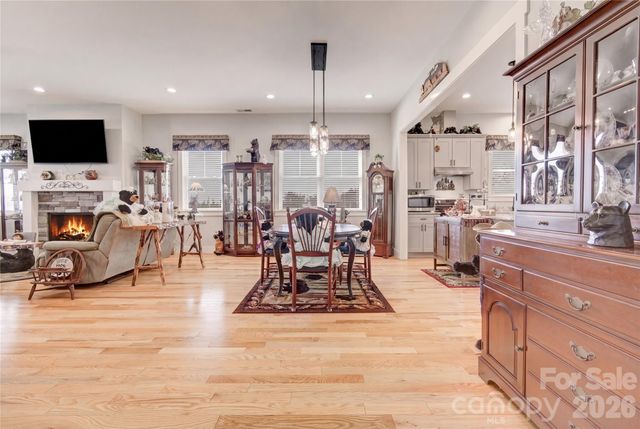 35 Cider Hill Lane, Hendersonville, NC 28792